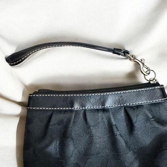 Coach Classic Black Wristlet / EUC - Picture 3 of 6